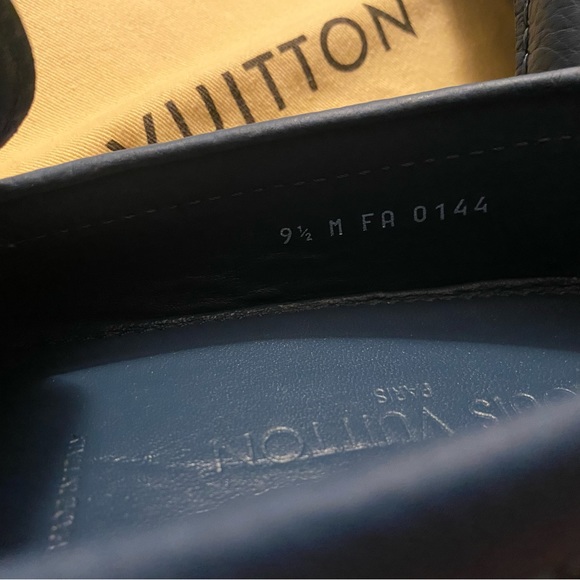 Mens Authentic Louis Vuitton loafers - Picture 2 of 7